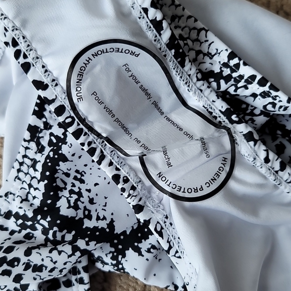 Kendall + Kylie NWT Snakeskin Print One-Piece Swimsuit Size Small In White/Black - Picture 10 of 13